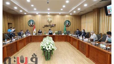 محافظ المنوفية يستعرض خطة الصحة للطوارئ ويتلقي تقرير ا يوميا حول المدارس