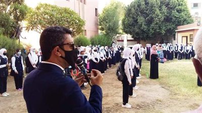 رئيس مدينة البياضية بالأقصر يشدد على ضرورة تطوير محيط المدارس | صور