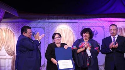 بعد توقف ٣ سنوات.. وزيرة الثقافة ومحافظ الإسكندرية يفتتحان مسرح 