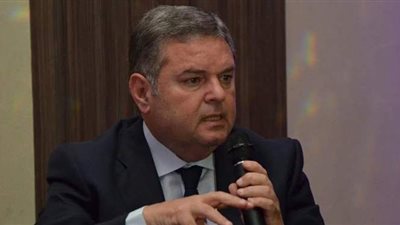 وزير قطاع الأعمال العام يجتمع بممثلي اللجان النقابية بقطاع التأمين