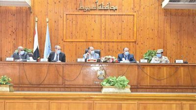 تخصيص قطعتي أرض لبناء مجمع مدارس ونقطة شرطة بقرية بنى رافع بأسيوط