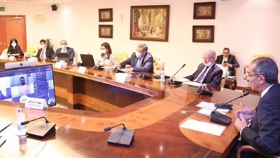 وزير الاتصالات يلتقي مجموعة شباب من مؤسسي الشركات الناشئة المتميزة