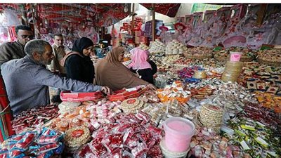 احتفالات المصريين بالمولد النبوي.. صناعة الحلوى في الدولة الفاطمية.. توزيع الأموال في عصر صلاح الدين الأيوبي.. وقراء القرآن في عهد المماليك