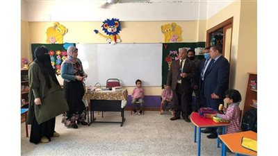 مدير تعليم الإسماعيلية يناشد الطلاب باستخدام أدواتهم الشخصية