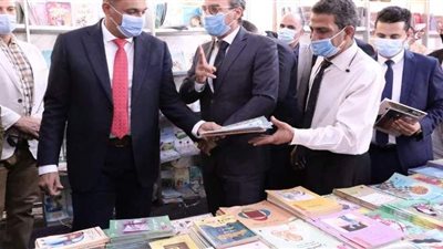 محافظ الدقهلية وهيثم الحاج علي يفتتحان معرض الكتاب بالمنصورة | صور