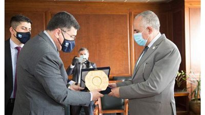 عبد العاطي ونظيره العراقي يبحثان آليات التعاون الثنائي فى مجالات الموارد المائية