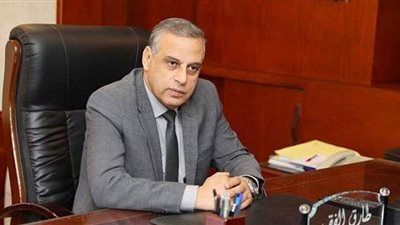 محافظ سوهاج يكلف رؤساء المدن بالمرور على مخرات السيول