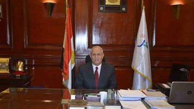 محافظ قنا يوجه رؤساء المدن بضرورة تنفيذ مشروعات كثيفة العمالة | صور