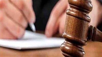 بدء محاكمة ربة منزل وزوجها بتهمة قتل سيدة وابنتها لسرقتهما