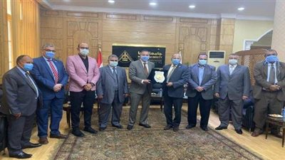 رئيس جامعة بنها : حريصون على تدريب وتأهيل القيادات الشبابية