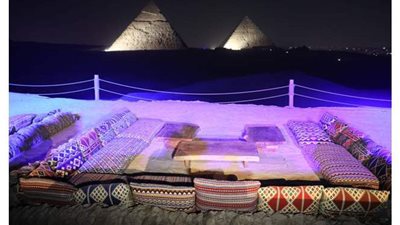يطل على 9 أهرامات.. الخدمات المقدمة في أول مطعم سياحي بالأهرامات