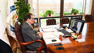 وزير البترول: مصر نجحت في عقد 12 اتفاقية مع شركات عالمية رغم كورونا