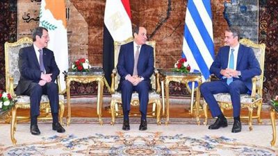 مباحثات مصرية – يونانية بنيقوسيا.. تعزيز التعاون الاقتصادي.. مواجهة الأزمات والتحديات الراهنة بمنطقة المتوسط ومكافحة الإرهاب الأبرز