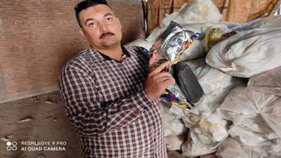 ضبط 222 كرتونة سناكس  منتهي الصلاحية بالخصوص