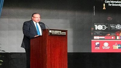 أولى سلسلة ندوات 