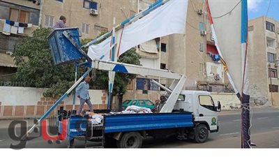 إزالة الدعاية الانتخابية للمرشحين بحي ثالث الإسماعيلية  بعد شكاوى المواطنين | صور