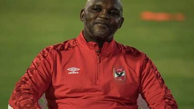 موسيماني يجتمع بلاعبي الأهلي قبل انطلاق مران اليوم