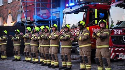 مقتل عدد من الأشخاص جراء انهيار مبنى في لندن