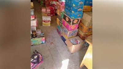 ضبط بائع حلوي أمام إحدى مدارس الأقصر| صور