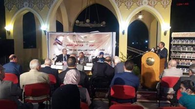 مكتبة القاهرة الكبرى تنافش 