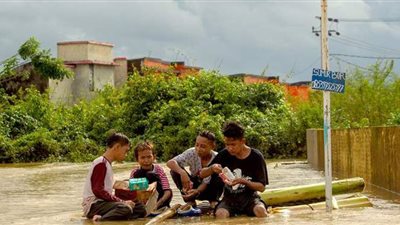 إندونيسيا: أمطار غزيرة تتسبب في حدوث انزلاقات ومقتل 11