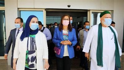 وزيرة التخطيط تصل سوهاج لافتتاح المرحلة الثانية من مشروعات التنمية المتكاملة