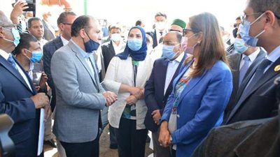 شعراوي يستعرض المخطط التفصيلي لمحطة الهجارسة للصرف الصحي بسوهاج