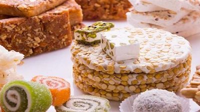 طرق احتفال المسلمين بالمولد النبوي.. الحلوى في مصر.. المواكب في السودان.. الأناشيد الدينية بإيران.. وكرنفالات في ماليزيا