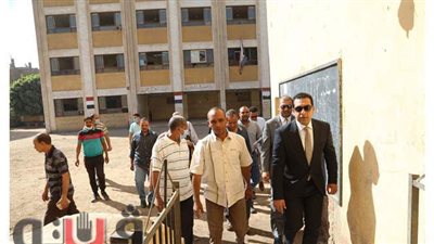 نائب محافظ قنا يتفقد تجهيزات مقرات اللجان الانتخابية بعدد من المدن.. صور