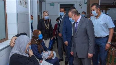 تركيب إشارة رقمية لتأمين عبور المشاة في الإسكندرية