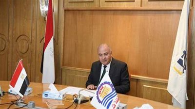 محافظ قنا: البنك الزراعي يقدم مجموعة من المميزات للراغبين في الحصول على خطوط سير السيارات