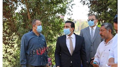 نائب محافظ قنا ينتقل لمنزل أحد المواطنين بقوص لبحث شكواه | صور