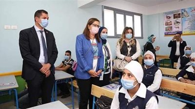 صندوق تحيا مصر يفتتح مدرسة عرب بخواج الإعدادية بعد تطويرها بحضور 4 وزراء | صور