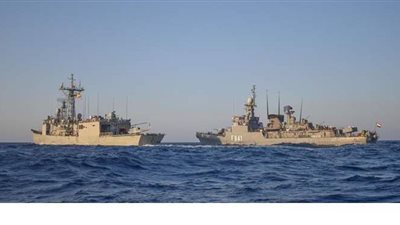 القوات البحرية المصرية والإسبانية تنفذان تدريباً بحرياً عابراَ بنطاق الأسطول الجنوبى بالبحر الأحمر