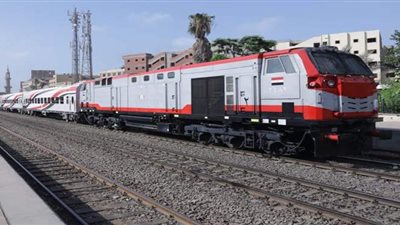 السكك الحديد تواصل تعقيم وتطهير القطارات