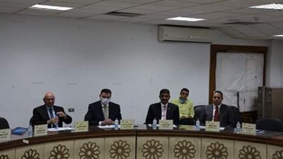 نقيب المهندسين يترأس اجتماع هيئة المكتب لمناقشة ملفات الاستثمار والتحول الرقمي |صور