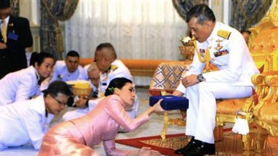 لماذا اشتعل غضب التايلنديين من الملك؟ تعيين كلب في منصب قائد القوات الجوية أبرز الأسباب