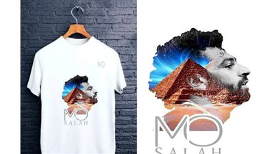 محمد صلاح يروج للسياحة المصرية بتيشيرت يحمل صورته والأهرامات