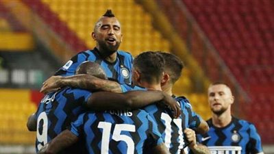 إنتر ميلان يخطف تعادلا من مونشنجلادباخ 2/2 في دوري الأبطال