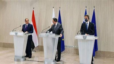 الرئاسة في أسبوع.. السيسي يشارك في قمم آلية التعاون الثلاثي والاتحاد الأفريقي.. يشهد حفل الكلية الحربية.. وتكليفات رئاسية جديدة للحكومة