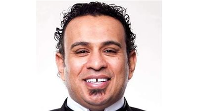 محمود الليثي يفاجئ جمهوره بالرقص مع لورديانه على أنغام 