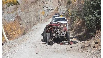 سقوط سيارة جيب رانجلر من أعلى جبل بالولايات المتحدة الأمريكية| فيديو