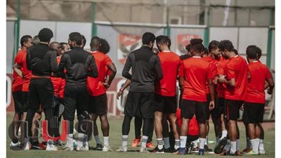 جلسات تحفيزية لكبار الأهلي مع زملائهم استعدادا لمواجهة  الوداد