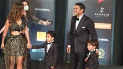 محمد هنيدي لآسر ياسين: 