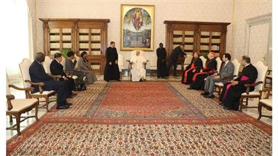 أعضاء لجنة تحكيم جائزة زايد للإخوة الإنسانية يلتقون البابا فرنسيس| صور