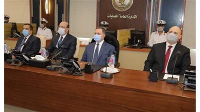 وزير الداخلية يتابع مع مساعديه سير العملية الانتخابية