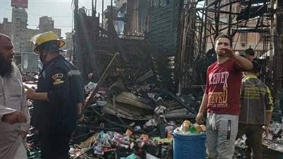 السيطرة على حريق  أكشاك محطة مصر بالإسكندرية | صور