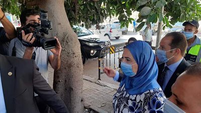 وزيرة التضامن تدلي بصوتها بانتخابات النواب بالمركز القومي للبحوث | صور