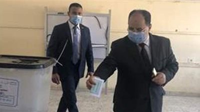 وزير المالية يدلى بصوتة في انتخابات مجلس النواب