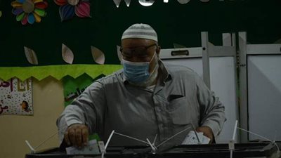 2١ صورة ترصد مشاركة كبار السن في انتخابات النواب | صور